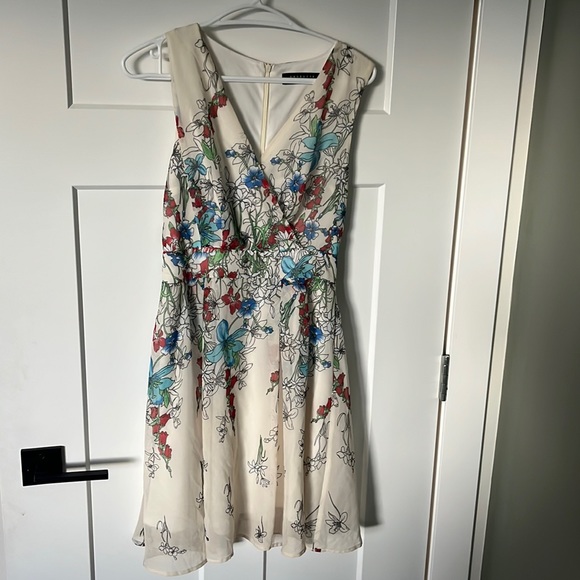 Floral dress - Picture 1 of 2